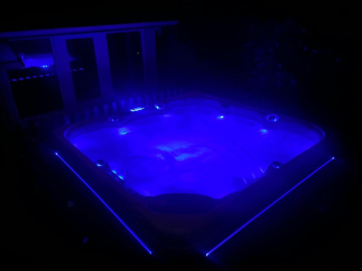 Maison Avec Jardin Et Jacuzzi Proche Polytechnique パレゾー エクステリア 写真